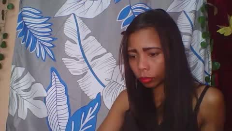 Snapshot of wildah chatting on June 8, 1:28 am wildah online show from June 8, 1:28 am