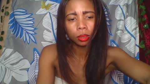Snapshot of wildah chatting on June 18, 7:52 am wildah online show from June 18, 7:52 am