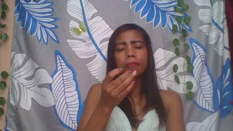 Snapshot of wildah chatting on July 9, 1:59 pm wildah online show from July 9, 1:59 pm