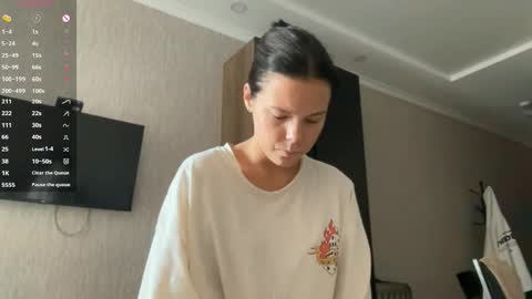 Mia online show from September 11, 5:18 am