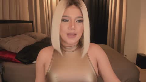 BELLA online show from December 6, 2:35 am