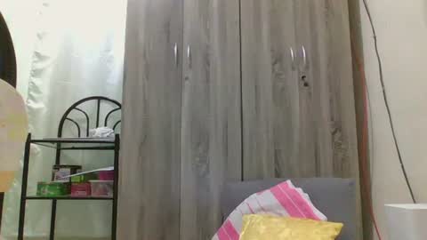 Snapshot of wildbrownchick69 chatting on February 15, 10:31 pm WildChick online show from February 15, 10:31 pm