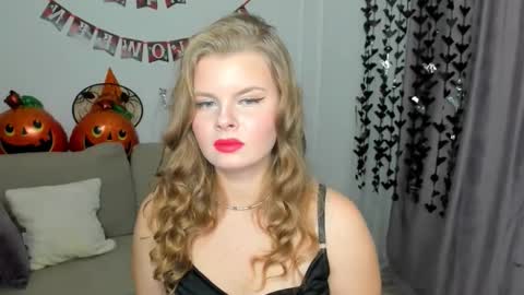wildedesire online show from October 20, 12:05 pm