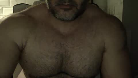Snapshot of wildjohn_xx chatting on December 17, 10:49 pm WildJohn XX online show from December 17, 10:49 pm