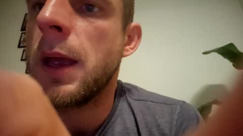 Snapshot of wildmike93 chatting on October 18, 7:47 pm wildmike93 online show from October 18, 7:47 pm