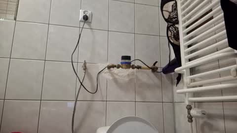 Snapshot of wildmike93 chatting on October 20, 3:34 pm wildmike93 online show from October 20, 3:34 pm