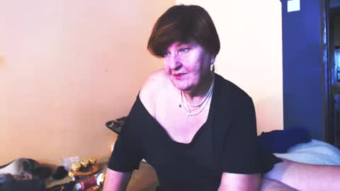 Snapshot of wildredcat chatting on February 16, 11:38 am WildRedCat online show from February 16, 11:38 am