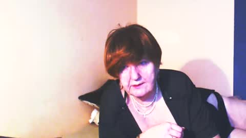 Snapshot of wildredcat chatting on February 19, 10:34 am WildRedCat online show from February 19, 10:34 am