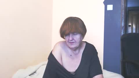 Snapshot of wildredcat chatting on October 3, 10:56 am WildRedCat online show from October 3, 10:56 am