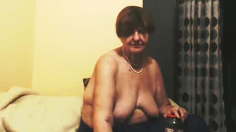 Snapshot of wildredcat chatting on October 13, 9:26 pm WildRedCat online show from October 13, 9:26 pm