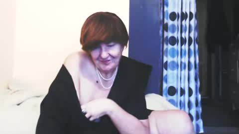 Snapshot of wildredcat chatting on October 15, 11:32 am WildRedCat online show from October 15, 11:32 am