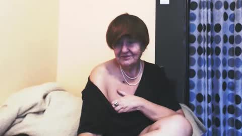 Snapshot of wildredcat chatting on October 18, 11:11 am WildRedCat online show from October 18, 11:11 am