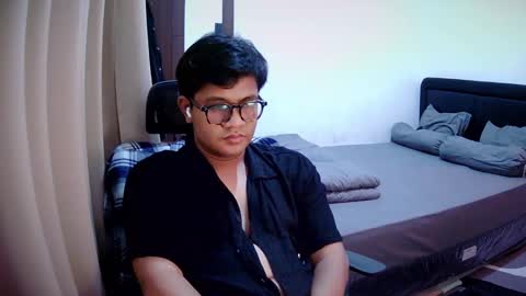 Snapshot of wildynight chatting on December 23, 3:01 pm Wildy online show from December 23, 3:01 pm