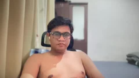 Snapshot of wildynight chatting on January 10, 10:28 am Wildy online show from January 10, 10:28 am