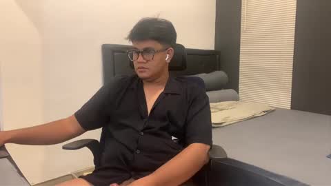 Snapshot of wildynight chatting on March 8, 5:43 pm Wildy online show from March 8, 5:43 pm