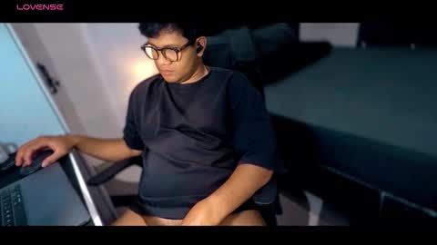 Snapshot of wildynight chatting on October 13, 2:28 pm Wildy online show from October 13, 2:28 pm