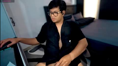 Snapshot of wildynight chatting on January 16, 12:58 am Wildy online show from January 16, 12:58 am