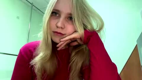 Snapshot of wilhelminafraker chatting on May 22, 10:43 am Anny online show from May 22, 10:43 am