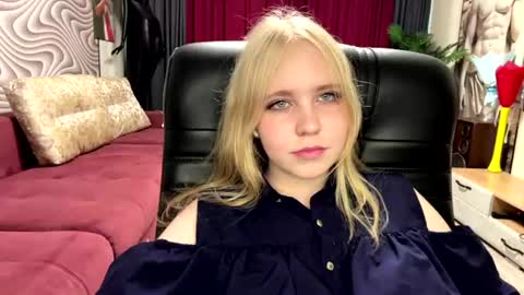 Snapshot of wilhelminafraker chatting on June 21, 9:12 am Anny online show from June 21, 9:12 am