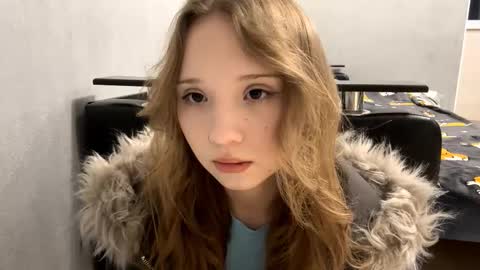 Snapshot of willenasow chatting on December 16, 3:17 pm Olivia online show from December 16, 3:17 pm