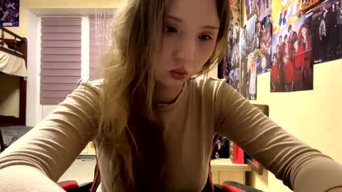 Olivia online show from February 13, 4:03 pm