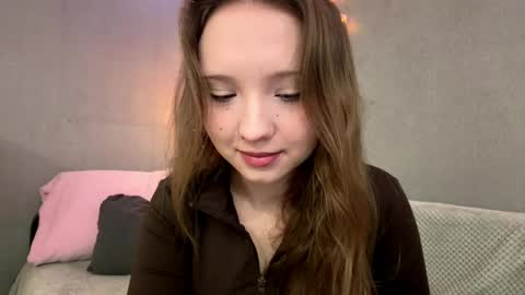 Snapshot of willenasow chatting on May 20, 3:18 pm Olivia online show from May 20, 3:18 pm
