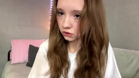 Snapshot of willenasow chatting on May 21, 3:08 pm Olivia online show from May 21, 3:08 pm