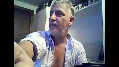 Snapshot of willfire71 chatting on December 2, 10:39 am Willfire71 online show from December 2, 10:39 am