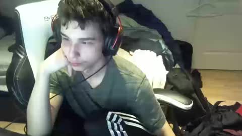 Snapshot of willfro_ chatting on October 11, 2:00 am willfro_ online show from October 11, 2:00 am