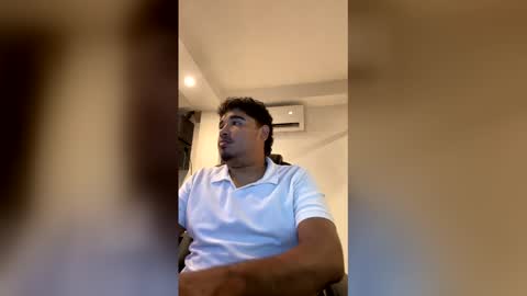 Snapshot of william_david chatting on December 16, 9:20 pm william david online show from December 16, 9:20 pm