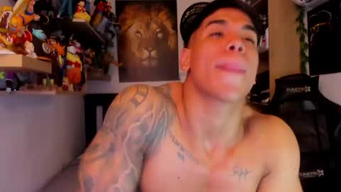 Snapshot of william_dracko9 chatting on May 20, 7:31 pm Dracko online show from May 20, 7:31 pm