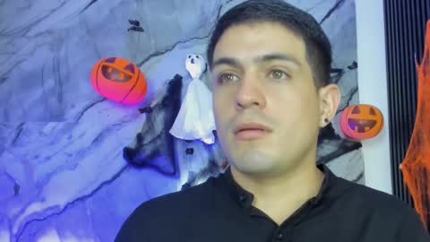 Snapshot of william_steel_ chatting on October 19, 4:24 am William Steel online show from October 19, 4:24 am