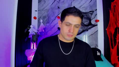 Snapshot of william_steel_ chatting on October 26, 3:56 am William Steel online show from October 26, 3:56 am