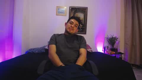 Snapshot of william_steel_ chatting on December 19, 6:59 pm William Steel online show from December 19, 6:59 pm