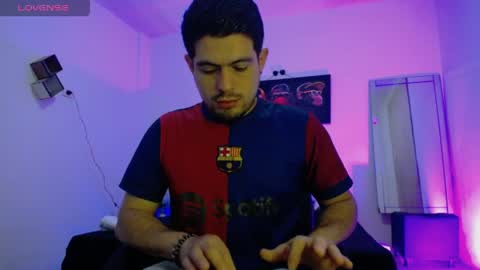 Snapshot of william_steel_ chatting on May 16, 11:31 am William Steel online show from May 16, 11:31 am