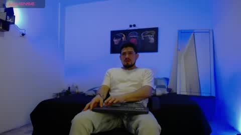 Snapshot of william_steel_ chatting on June 1, 11:45 am William Steel online show from June 1, 11:45 am
