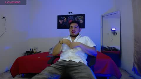 Snapshot of william_steel_ chatting on June 4, 11:27 am William Steel online show from June 4, 11:27 am