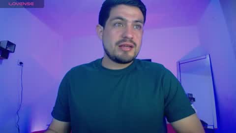 Snapshot of william_steel_ chatting on June 10, 11:31 am William Steel online show from June 10, 11:31 am