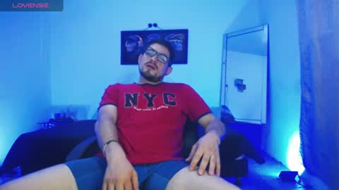 Snapshot of william_steel_ chatting on June 13, 12:36 pm William Steel online show from June 13, 12:36 pm