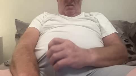 Snapshot of willieb777 chatting on October 11, 1:09 pm willieb777 online show from October 11, 1:09 pm