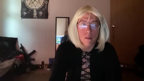 Snapshot of willlohne5 chatting on November 7, 6:30 pm Ville Lohner online show from November 7, 6:30 pm