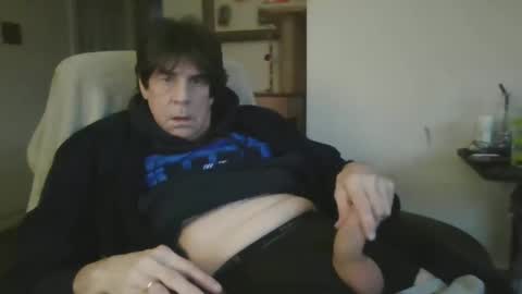 Snapshot of willtie26 chatting on January 1, 8:58 pm willtie26 online show from January 1, 8:58 pm