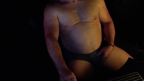 Snapshot of willwill2222 chatting on November 19, 1:38 am John online show from November 19, 1:38 am