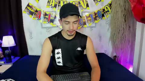 Snapshot of willy_diamond chatting on June 16, 7:27 pm Willy Diamond online show from June 16, 7:27 pm