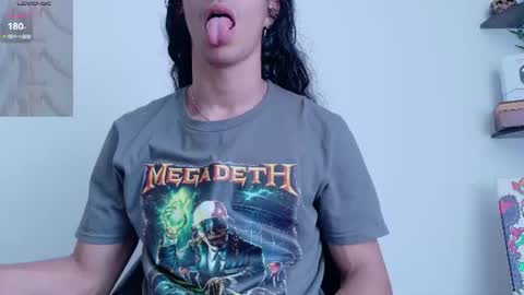willy_veins online show from June 17, 4:08 pm