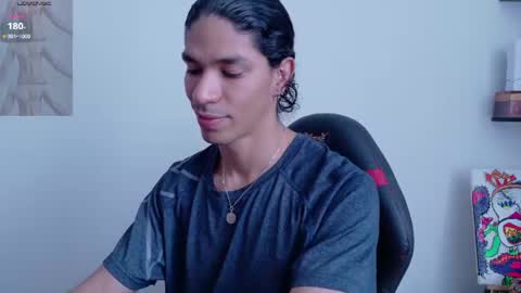 willy_veins online show from June 26, 9:08 pm