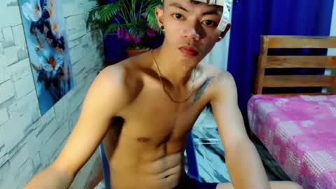 Snapshot of win_boy chatting on June 23, 5:16 am win_boy online show from June 23, 5:16 am