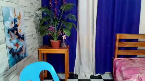 Snapshot of win_boy chatting on August 2, 8:57 am win_boy online show from August 2, 8:57 am
