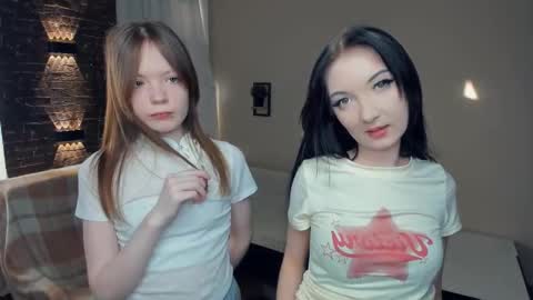 Amalia and Mia online show from March 11, 1:28 pm