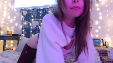 Eevie online show from December 4, 11:46 pm